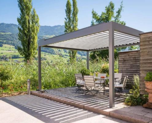 Een stobag bavona terrasoverkapping met hardtop