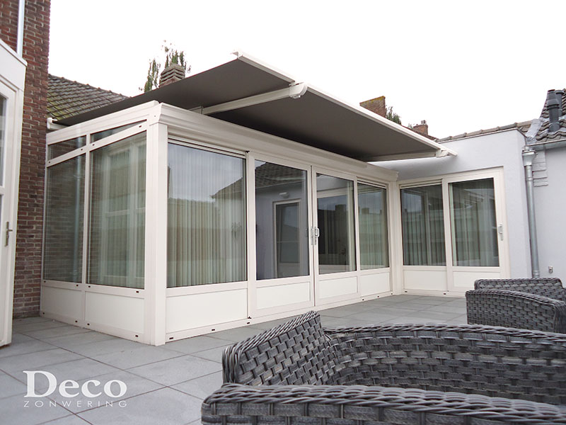 Heeft u schade aan uw Stobag zonwering? Deco Zonwering kan het voor u herstellen